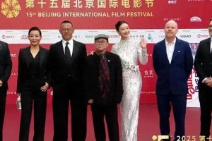 北影节红毯雨中争艳：倪妮高定封神，金晨鼻梁抢镜