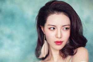 钟楚曦与外籍男友恋情曝光，曾高调秀恩爱