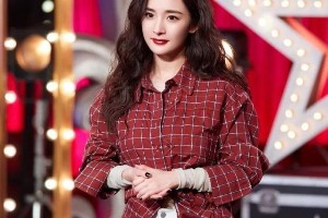 杨幂柳岩张雨绮：女星胸大引热议，性感背后的困扰