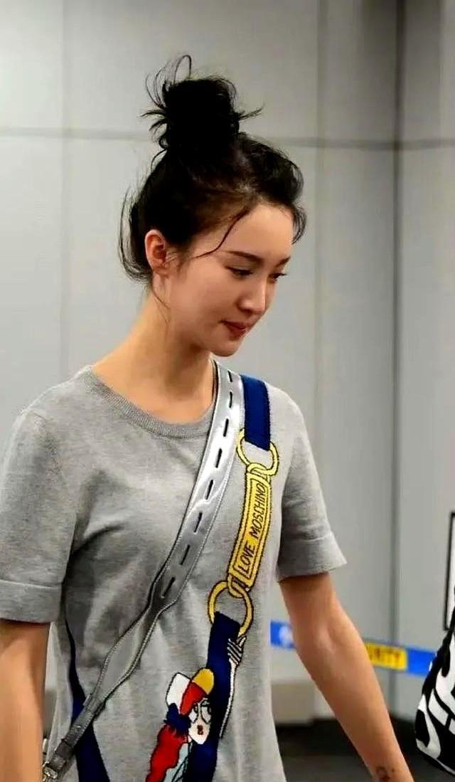 金晨青涩时期照片