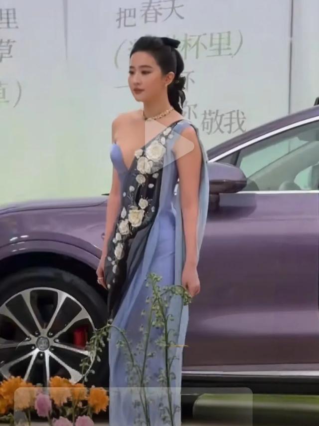刘亦菲拉丁舞造型