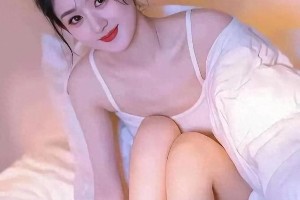 赵丽颖白色吊带裙写真惊艳，素雅造型展现天然美