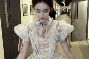 孟子义性感写真曝光，气质女神展现高雅魅力