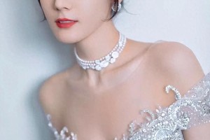 迪丽热巴VS古力娜扎：新疆女神颜值与事业大比拼