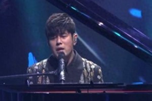 周杰伦8分钟经典串烧登热搜 21年音乐传奇霸榜