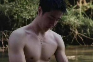 王一博腹肌引爆网络：探险节目中的男神魅力